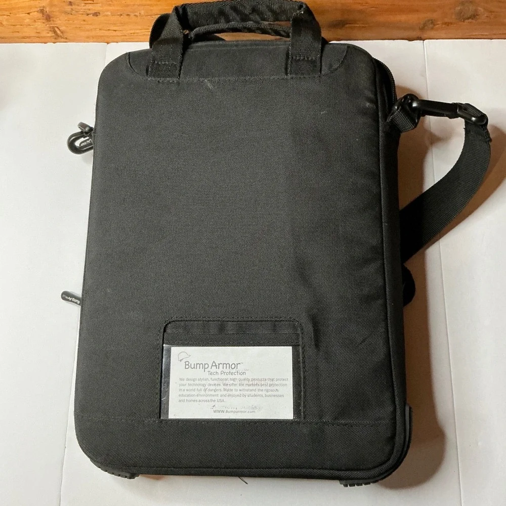 Bump Armor‎ Tech Protection Black Tablet Messenger Bag Case